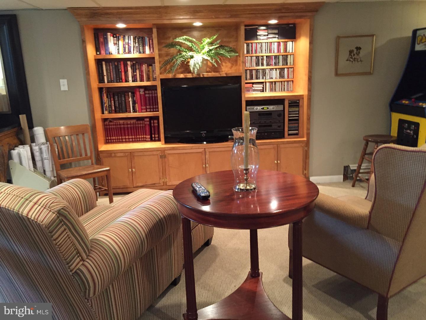 2623 Pickertown Road Warrington, PA 18976 - Photo 14 of 24 Family Room