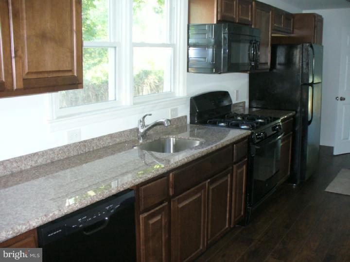 421 Delaware Avenue Riverside, NJ 08075 - Photo 3 of 13 Kitchen