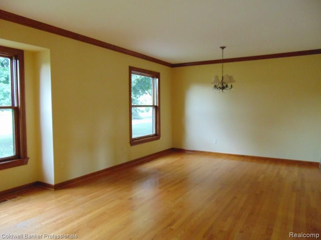 21237 Parklane Road Farmington Hills, MI 48335 - Photo 14 of 56