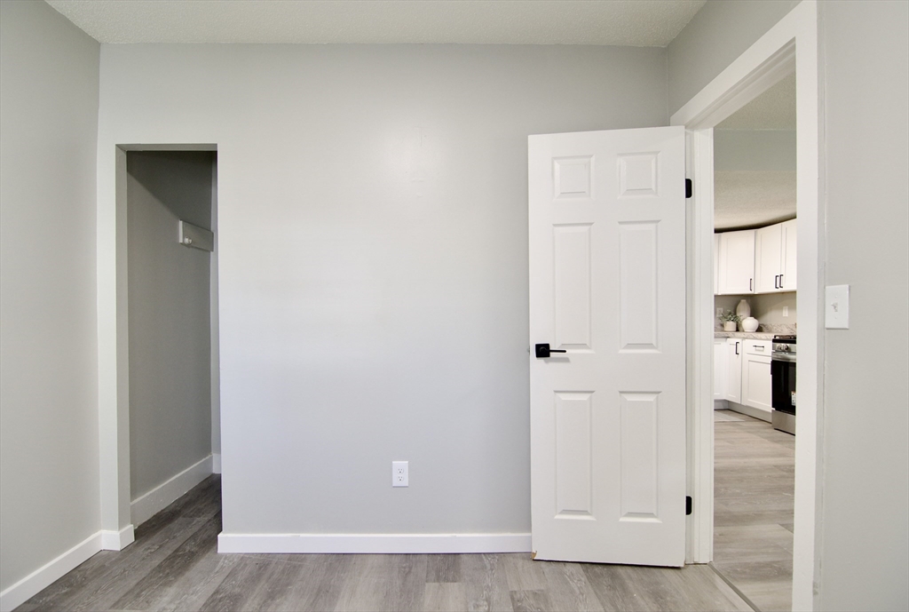 69 Manhattan Street Springfield, MA 01109 - Photo 23 of 36