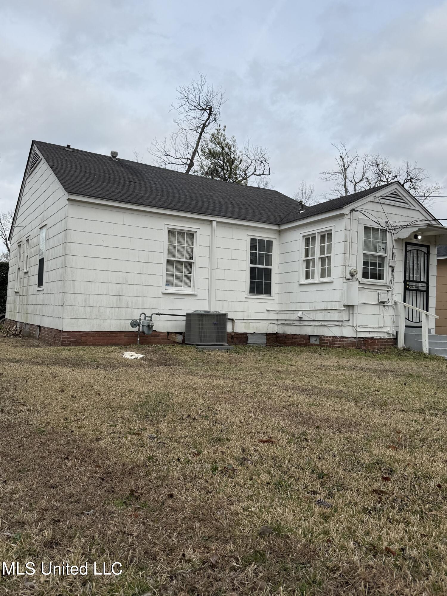 1723 Riverside Avenue Clarksdale, MS 38614 - Photo 5 of 13 IMG_4489