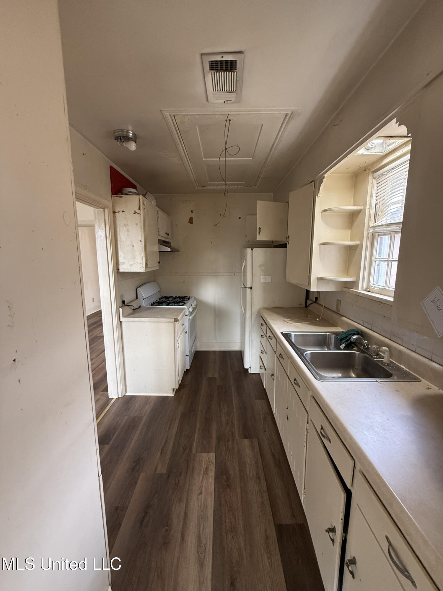 1723 Riverside Avenue Clarksdale, MS 38614 - Photo 9 of 13 IMG_4497