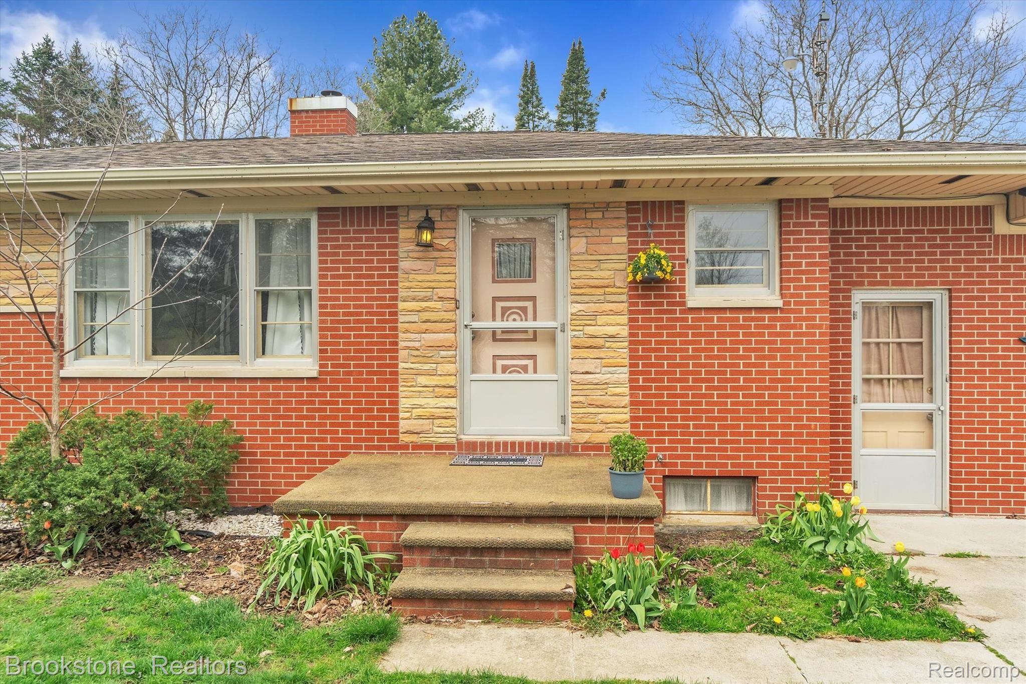 7125 Neff Road Mount Morris, MI 48458 - Photo 5 of 37 05-7125-Neff-Rd-WindowStill-Real-Estate-Photography-5.jpg