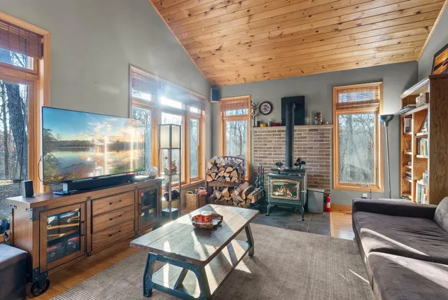 $515,000 | 84335 Jack Pine Lane, Willow River, MN 55795