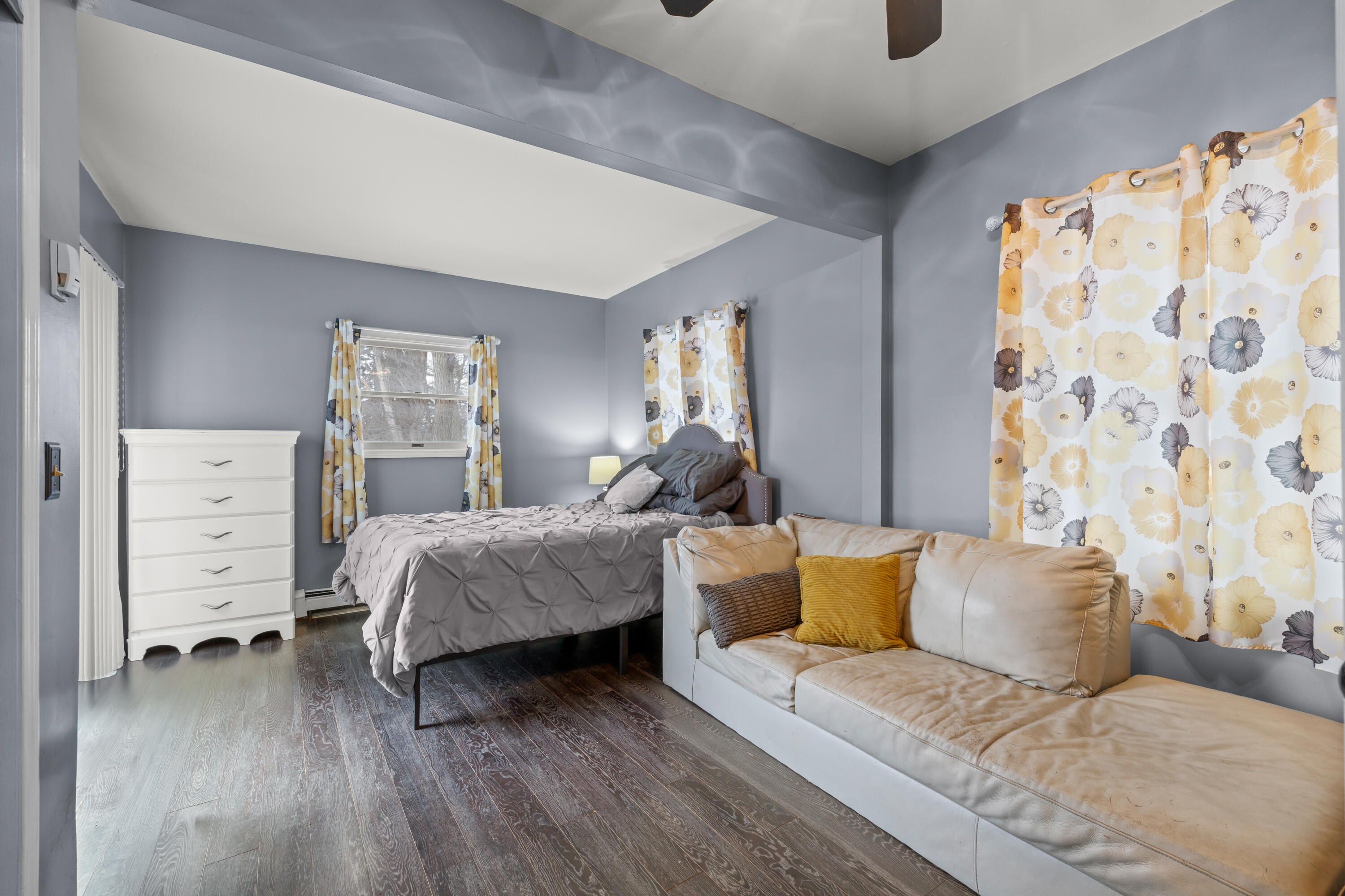 517 West Commerce Street Milford, MI 48381 - Photo 16 of 36 13 Primary bedroom 1