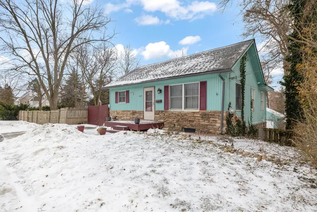 $249,900 | 517 West Commerce Street, Milford, MI 48381