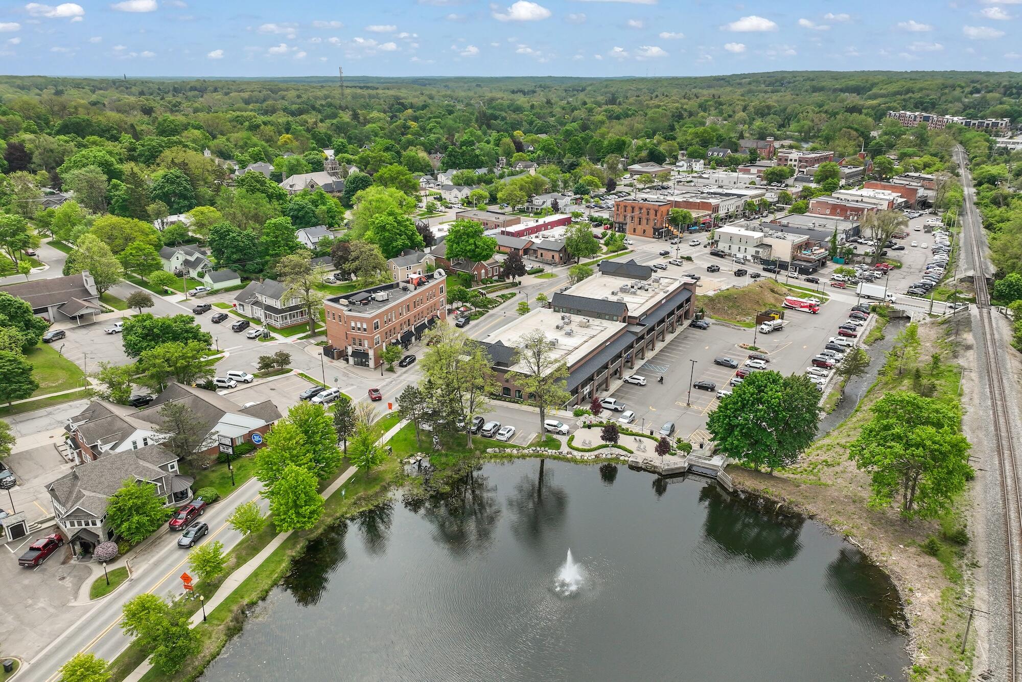 517 West Commerce Street Milford, MI 48381 - Photo 32 of 36 milford overhead with fountain