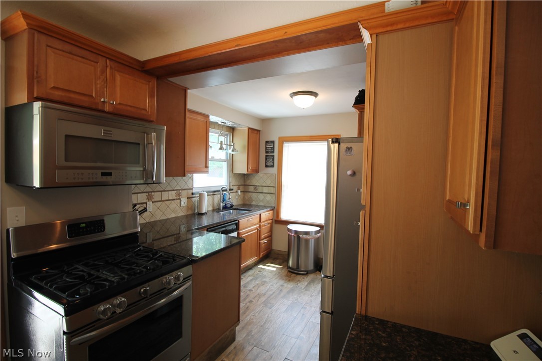 1307 Belrose Road Cleveland, OH 44124 - Photo 6 of 26 Gallery Image 6