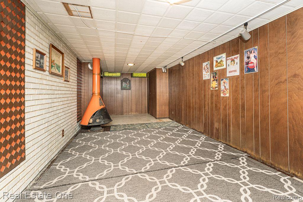 1366 Maple Drive Rochester, MI 48307 - Photo 19 of 34