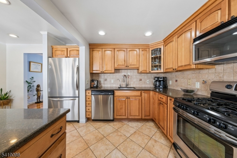 171 South Springfield Avenue Springfield, NJ 07081 - Photo 6 of 21