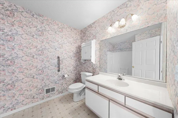 $290,000 | 1344 Carriage Drive, Unit 1344C, Hudson, WI 54016