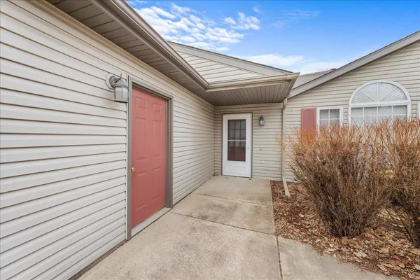 $290,000 | 1344 Carriage Drive, Unit 1344C, Hudson, WI 54016
