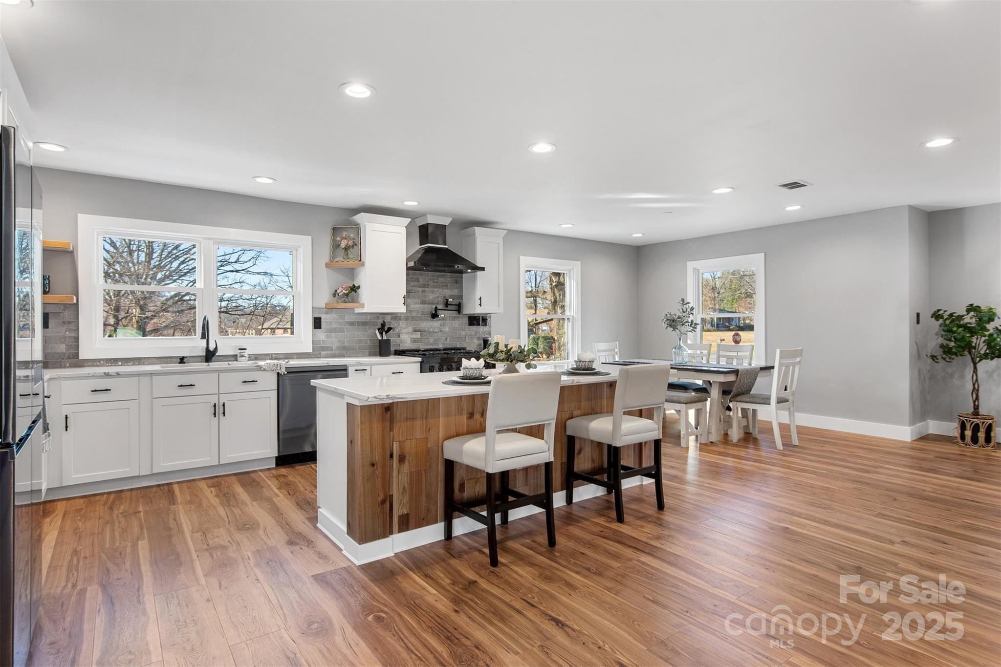 1206 9th Street Northwest Hickory, NC 28601 - Photo 6 of 36