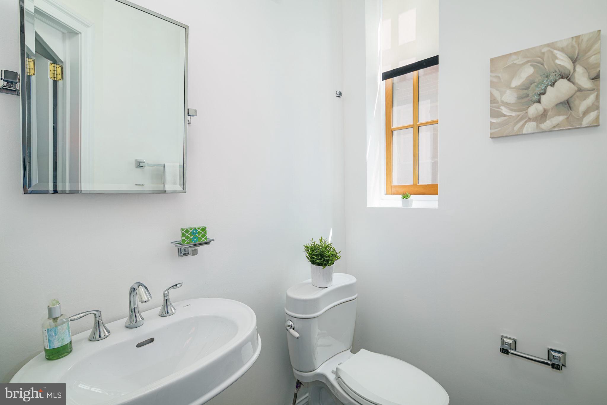 2049 Walnut Street, Unit 2R Philadelphia, PA 19103 - Photo 13 of 24