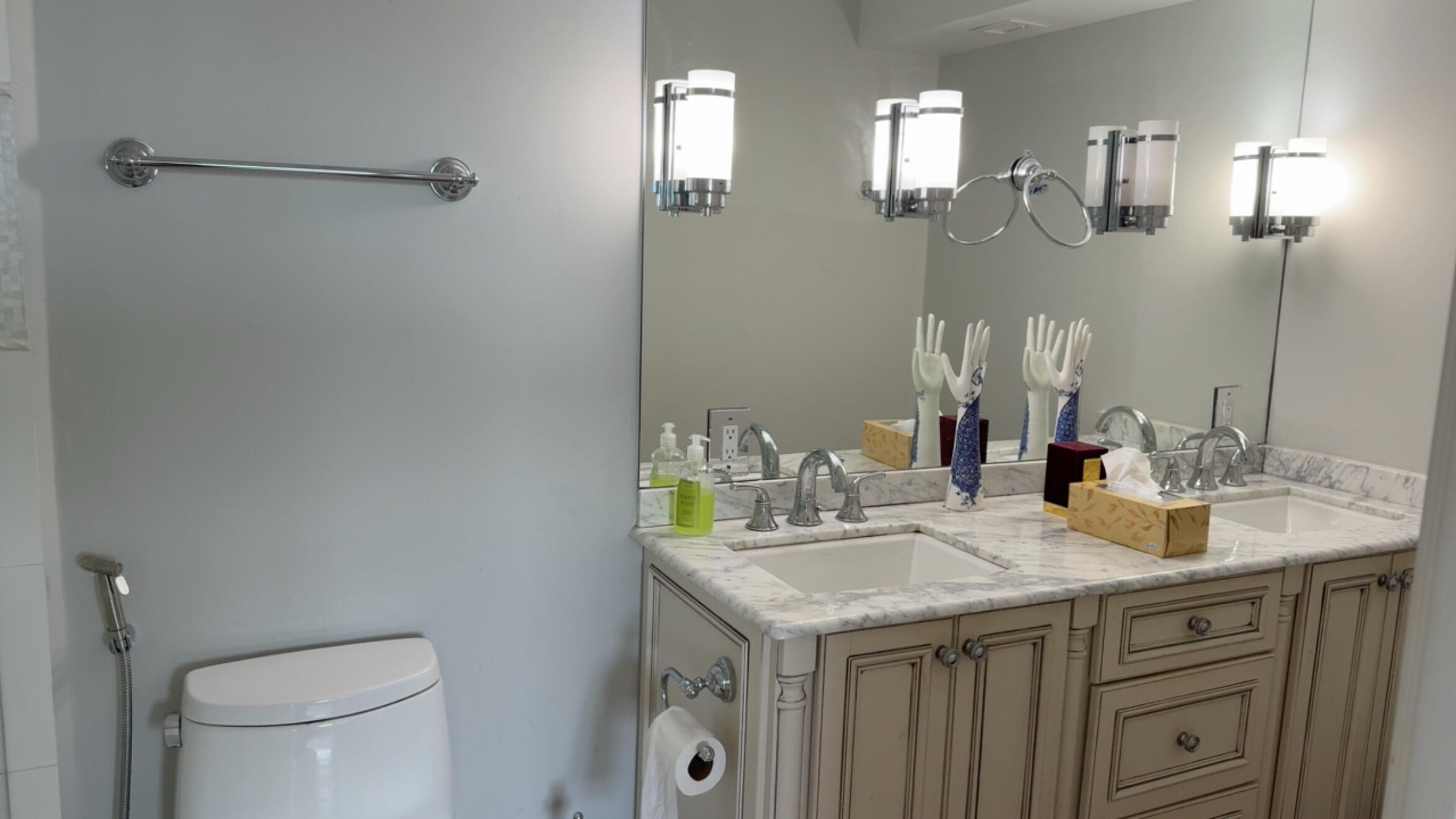 2611 North Riverside Drive, Unit 703 Pompano Beach, FL 33062 - Photo 79 of 81 a bathroom with a sink and a toilet