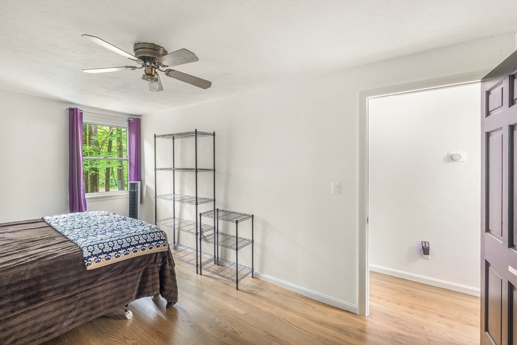 9 Colonial Road Sutton, MA 01590 - Photo 17 of 35