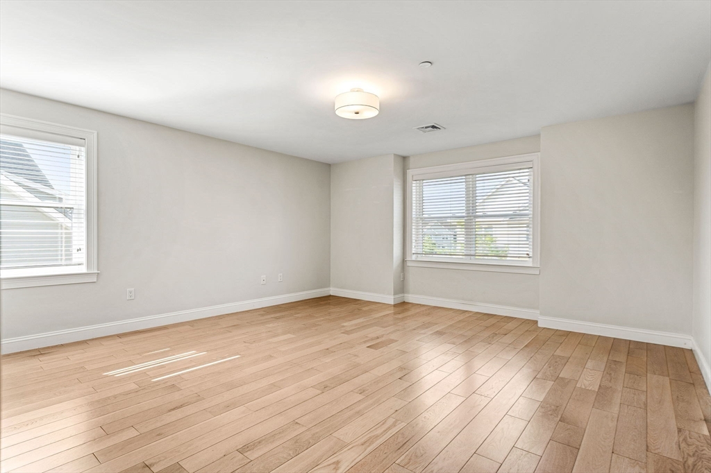 11 Woodlands Road Salem, MA 01970 - Photo 20 of 34 Gallery Image 20