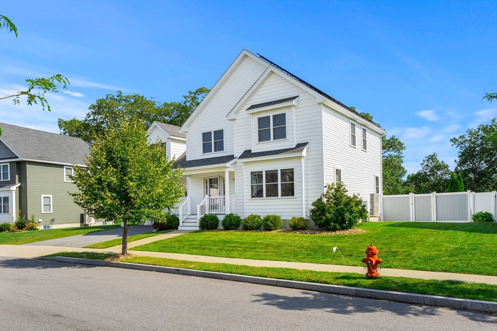 11 Woodlands Road Salem, MA 01970 - Photo 3 of 34 Gallery Image 3