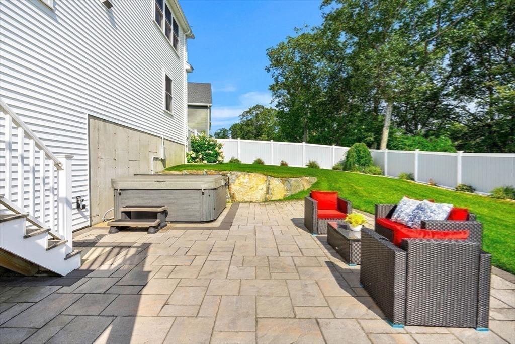 11 Woodlands Road Salem, MA 01970 - Photo 33 of 34 Gallery Image 33