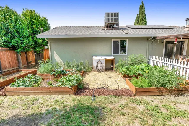 $459,900 | 143 West Woodland Avenue, Woodland, CA 95695