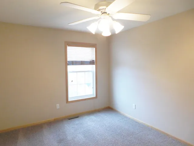 $2,100 | 4723 Woodland Avenue, Shakopee, MN 55379