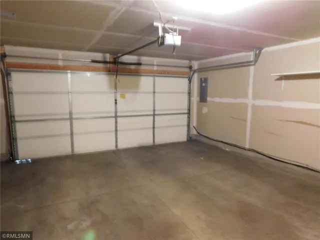 $2,100 | 4723 Woodland Avenue, Shakopee, MN 55379