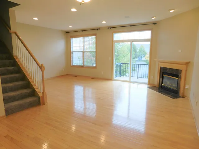 $2,100 | 4723 Woodland Avenue, Shakopee, MN 55379