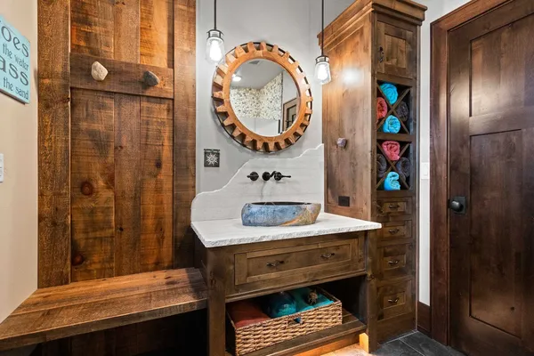 $2,199,900 | 5229 Edgewater Beach Road, Green Bay, WI 54311