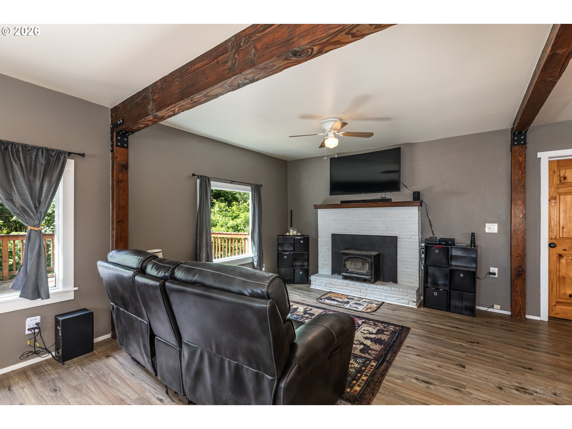 70373 Nicolai Road Rainier, OR 97048 - Photo 3 of 26 Living Room