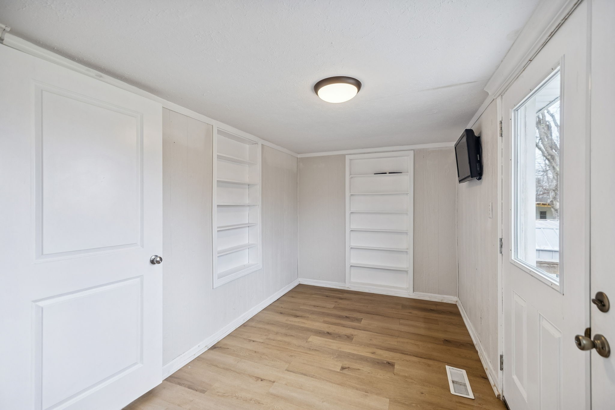 396 Pomona Road Crossville, TN 38571 - Photo 9 of 17 a view of a bedroom with closet