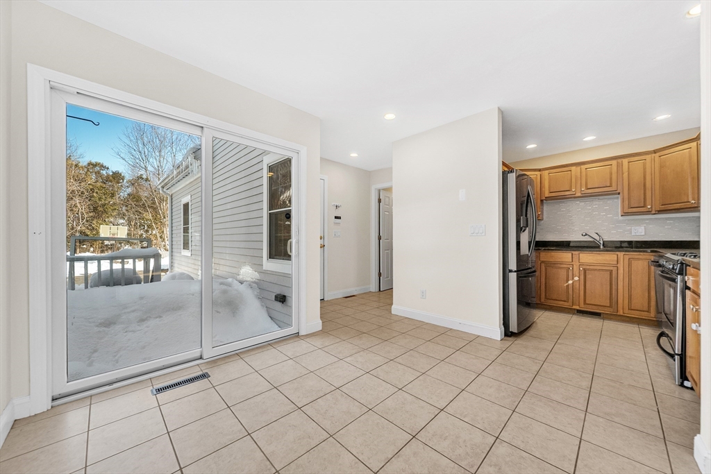 132 Howe Street, Unit B Natick, MA 01760 - Photo 8 of 31 Gallery Image 8
