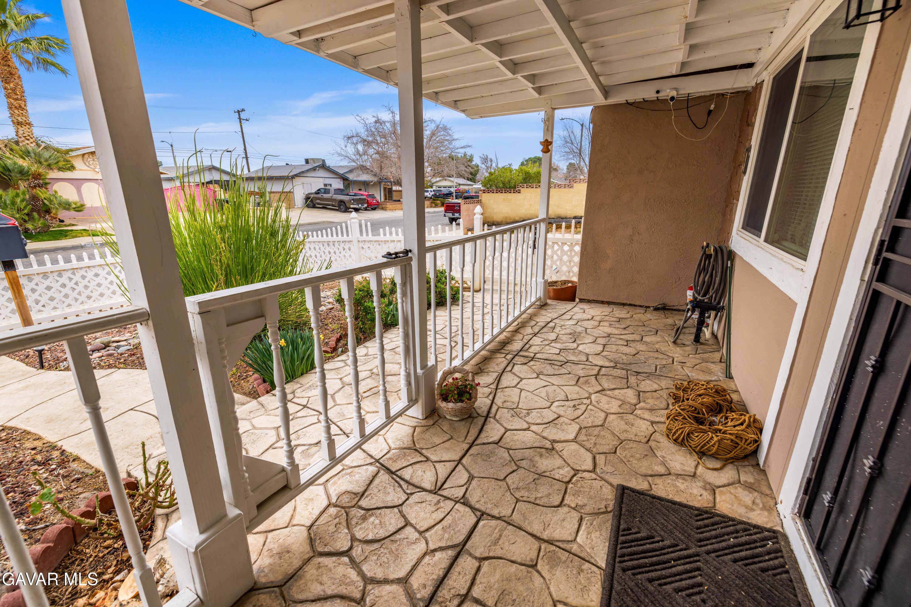 44213 Fenhold Street Lancaster, CA 93535 - Photo 2 of 30 44213 Fenhold St-8