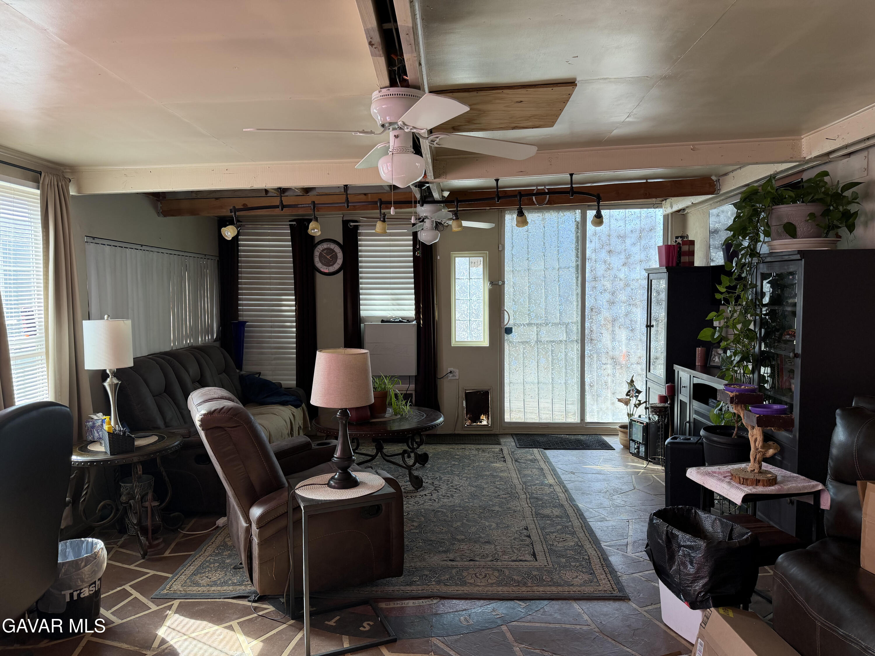 44213 Fenhold Street Lancaster, CA 93535 - Photo 8 of 16 f8