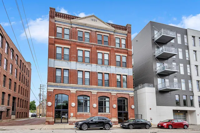 $154,900 | 1017 South 2nd Street, Unit 306, Milwaukee, WI 53204