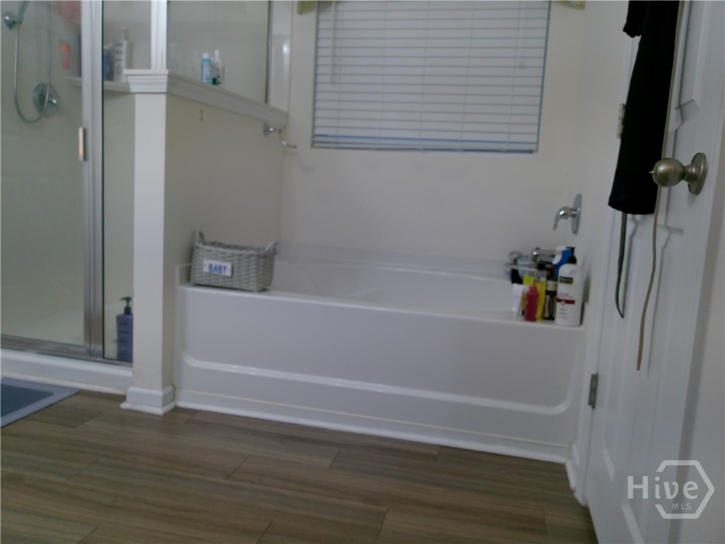 351 Southwilde Way Pooler, GA 31322 - Photo 15 of 28 Separate Tub and Shower.