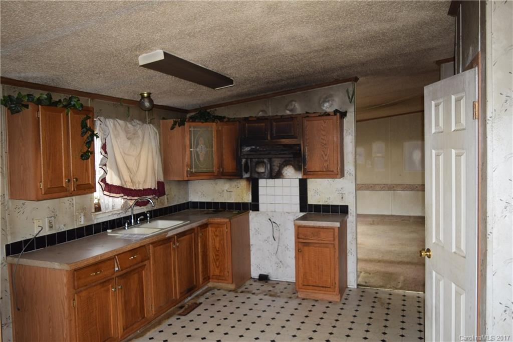 615 Queens Road Gastonia, NC 28052 - Photo 9 of 19 Gallery Image 9