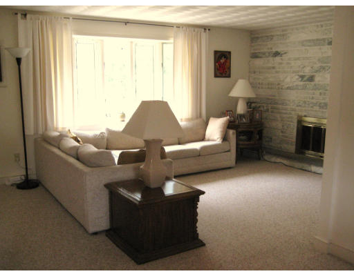 8 Derringer Road Chelmsford, MA 01824 - Photo 3 of 10