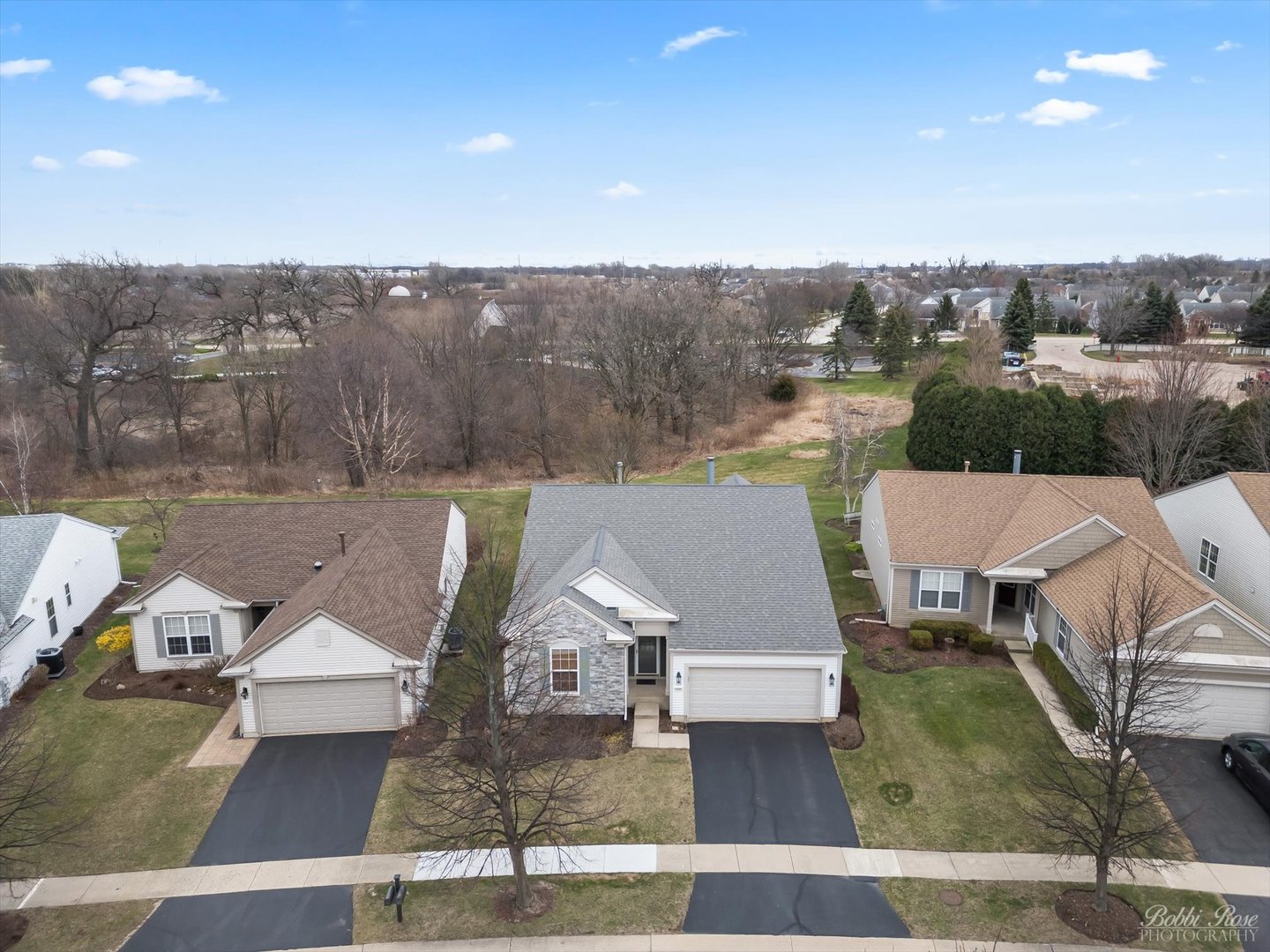 13431 Crestview Drive Huntley, IL 60142 - Photo 2 of 39 a view of a city from a terrace