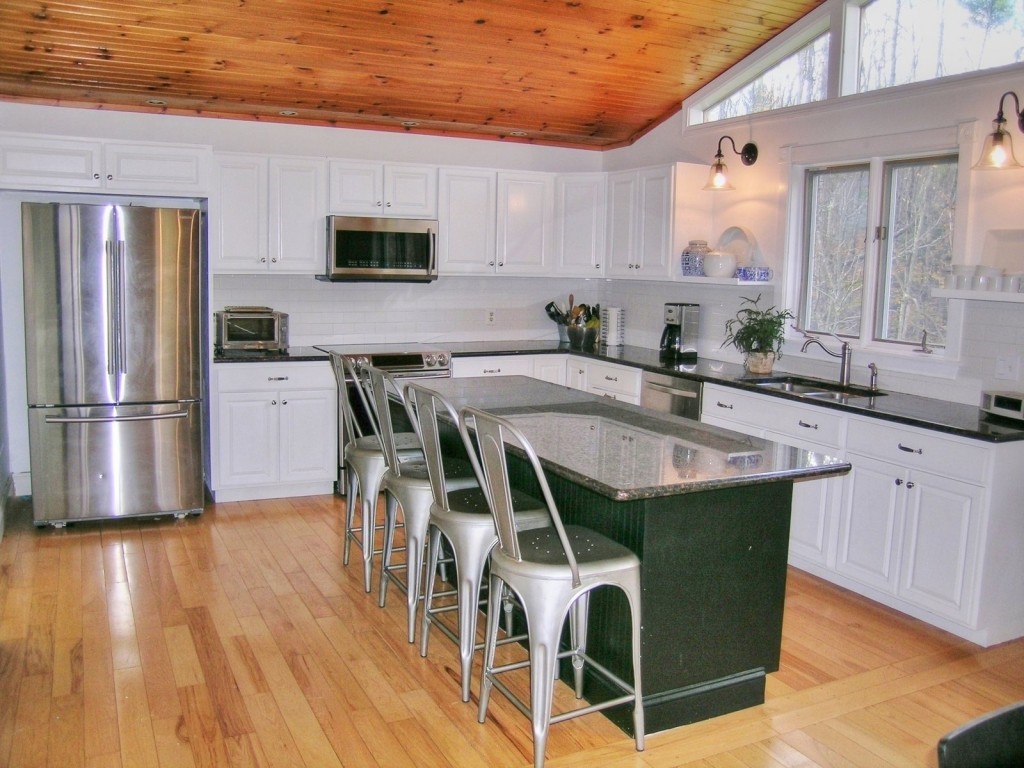 1361 East Hill Road Williston, VT 05495 - Photo 4 of 35 Gallery Image 4