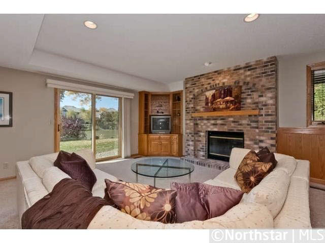 6481 Promontory Drive Eden Prairie, MN 55346 - Photo 11 of 18