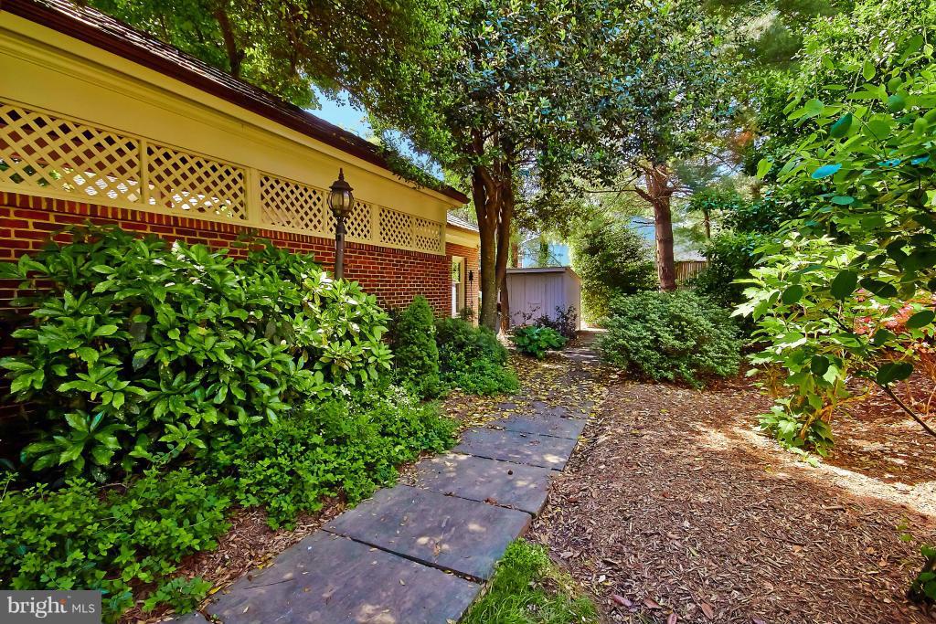 7285 Evans Mill Road McLean, VA 22101 - Photo 25 of 29 Exterior (General)