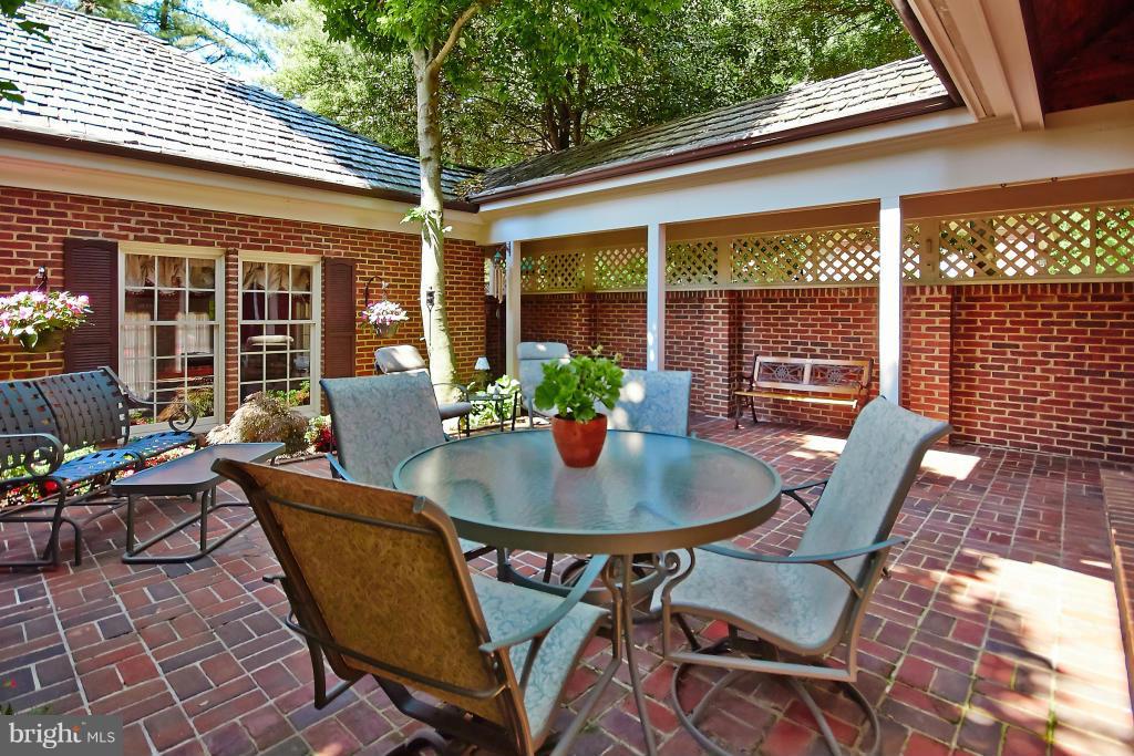 7285 Evans Mill Road McLean, VA 22101 - Photo 28 of 29 Exterior (Rear)
