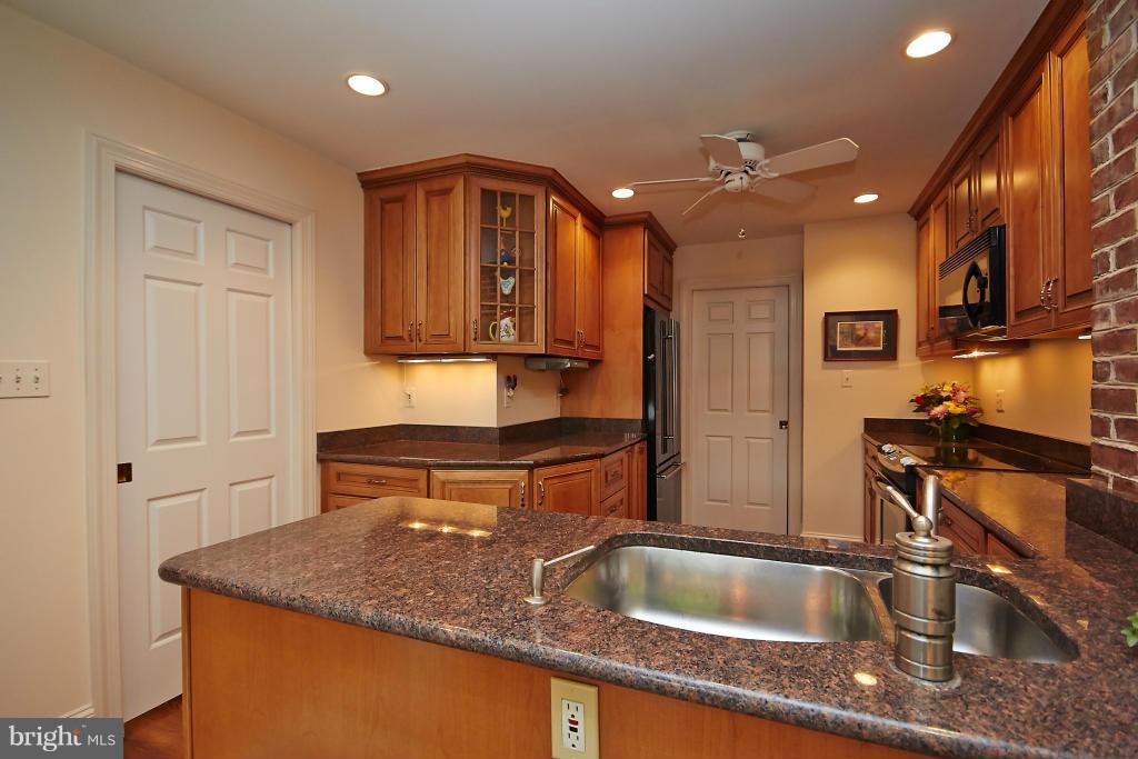 7285 Evans Mill Road McLean, VA 22101 - Photo 8 of 29 Interior (General)
