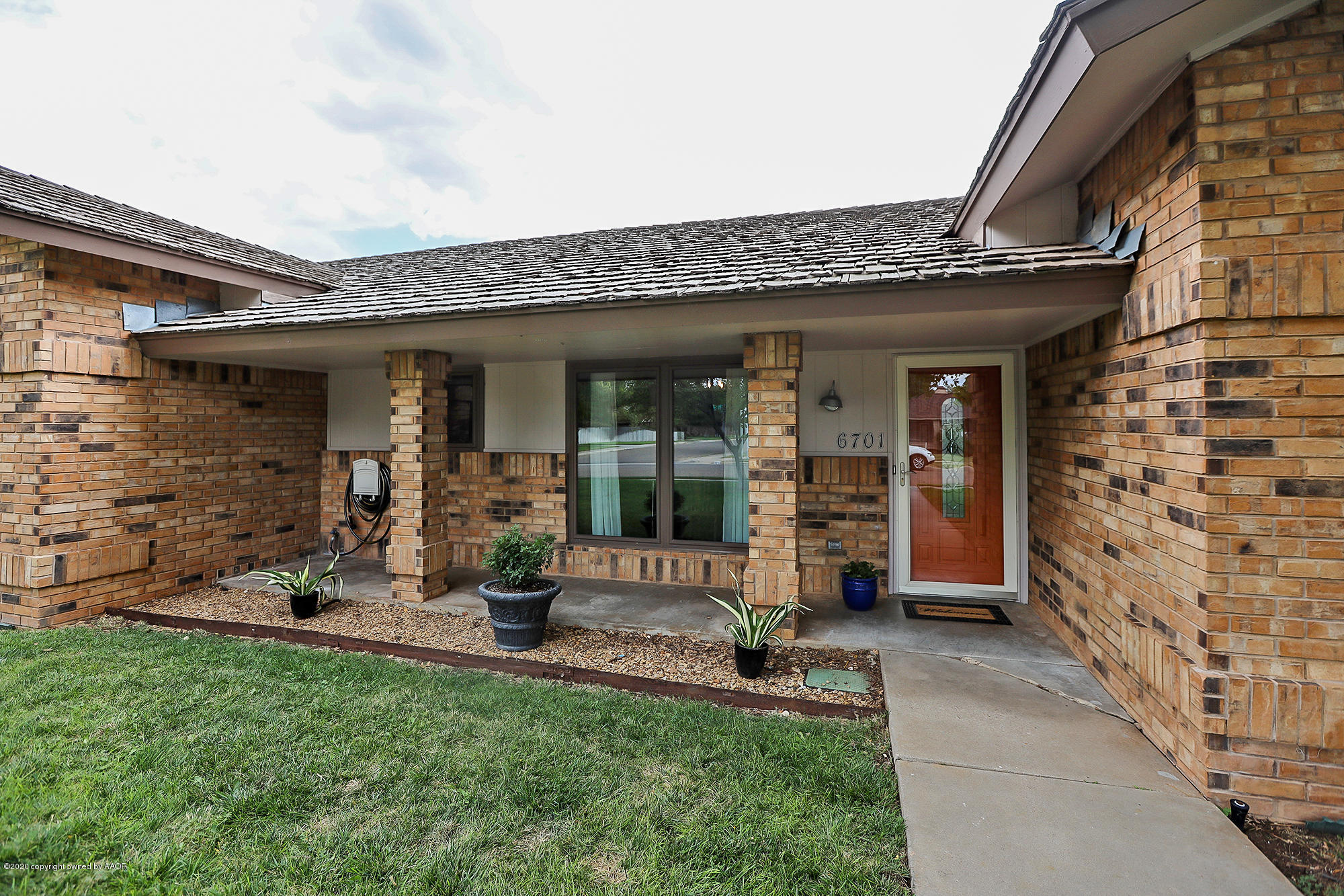 6701 Bayswater Road Amarillo, TX 79109 - Photo 2 of 27 Front Patio