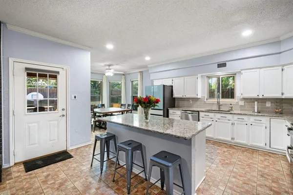 $489,900 | 2113 Carriage Hill, Denton, TX 76207