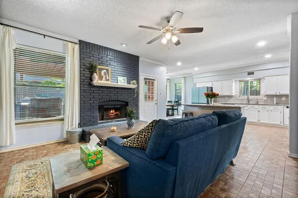 $489,900 | 2113 Carriage Hill, Denton, TX 76207