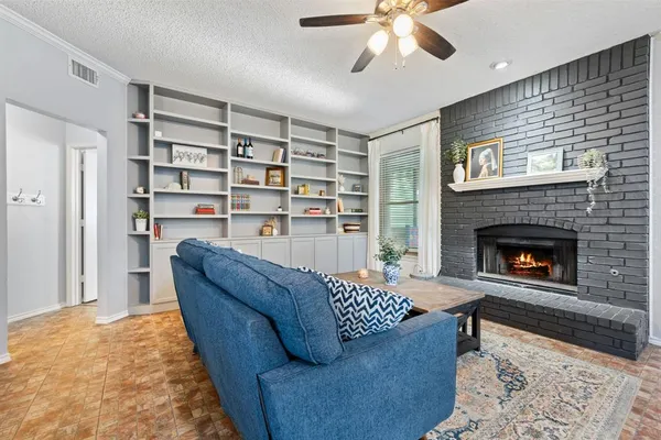 $489,900 | 2113 Carriage Hill, Denton, TX 76207