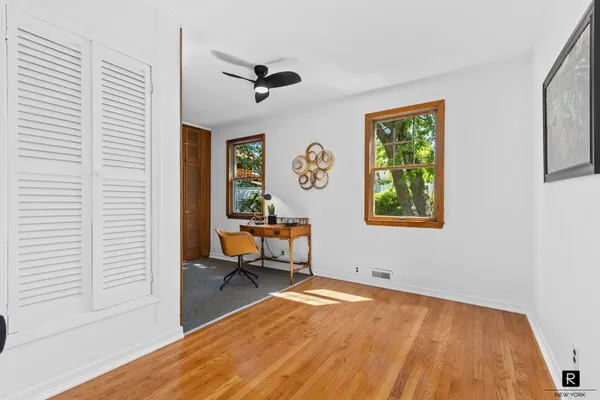 $893,000 | 25 Bay Street | City Island