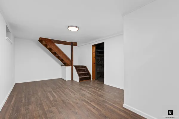 $893,000 | 25 Bay Street | City Island