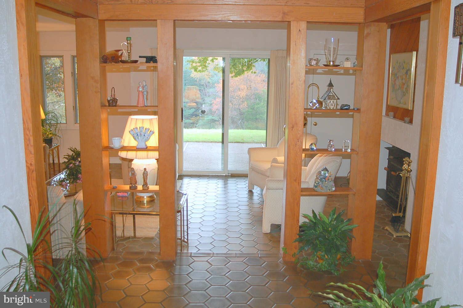 11110 Bennie Duncan Road Frederick, MD 21701 - Photo 6 of 30 Entryway